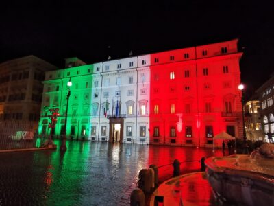 Projectie met de Italiaanse tricolore in Chigi